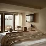 Omeon Mykonos מלון 5*