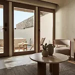 מלון Omeon Mykonos 5*